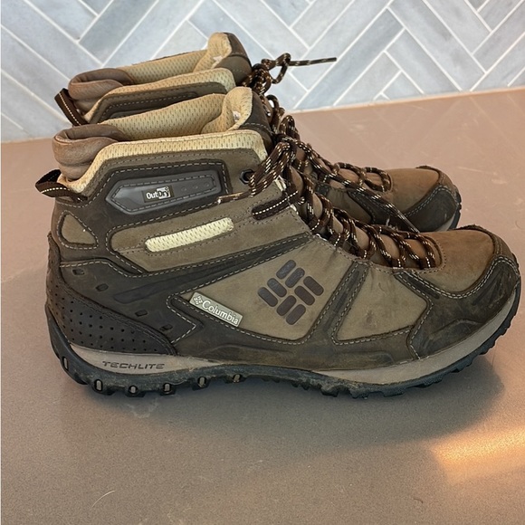 Colombia Hiking Boots - Picture 2 of 5